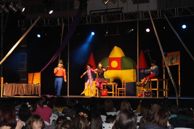 Pequeños y mayores disfrutan del musical de 'Pinocho'