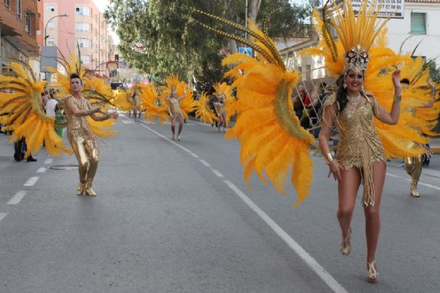 Un espectacular desfile pone el broche de oro a un carnaval de éxito