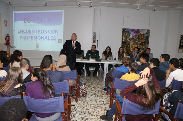 Los escolares conocen diversos perfiles profesionales gracias al proyecto 'di.cual'