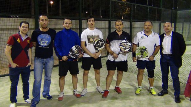 La pareja formada por Méndez y José campeona de la liga local de pádel