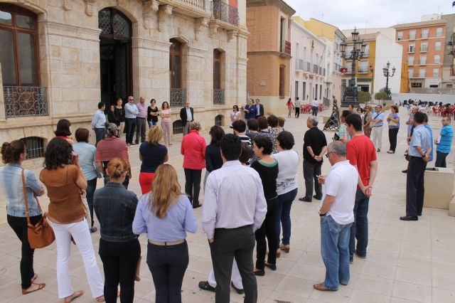 Minuto de silencio por el asesinato de Isabel Carrasco