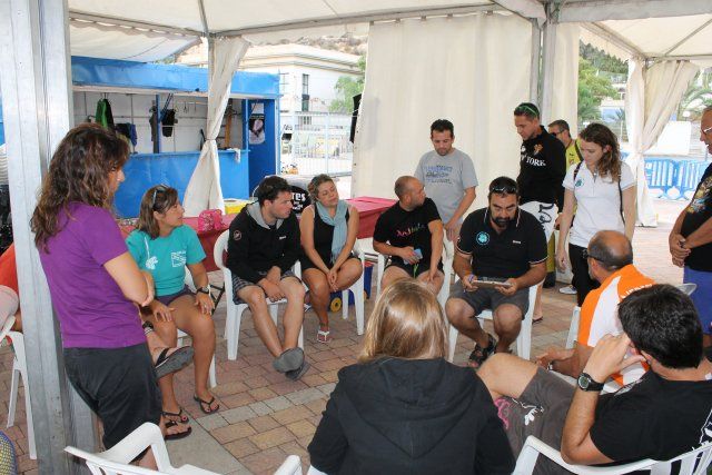 Diez parejas de buceo inician la competición del Campeonato Nacional de Vídeo Submarino