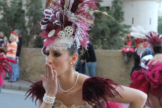 Playas de Percheles gana el desfile de comparsas locales