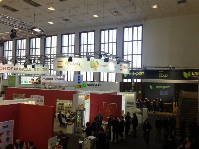 Agricultura toma contacto con nuevos mercados en la feria Fruit Logística de Berlín