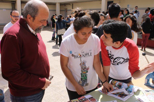 Alumnado y docentes del IES Antonio Hellín celebran las VIII jornadas de convivencia