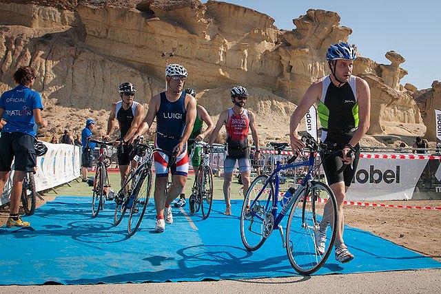 Varios totaneros participaron en el II Triatlón Bahía de Mazarrón, que tuvo lugar el pasado domingo en Bolnuevo