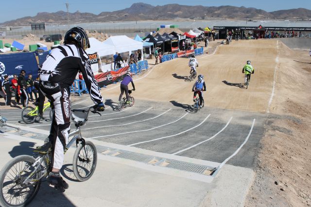 Segunda jornada de clases y entrenamientos compartidos de BMX con el campeón de España