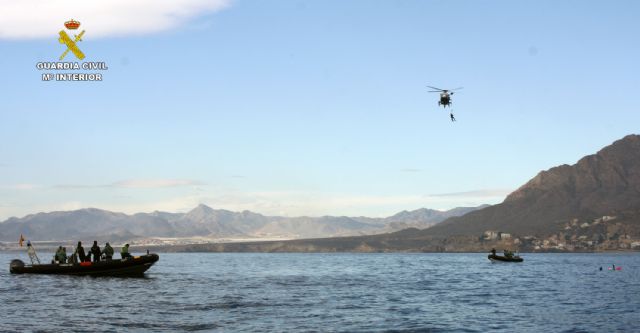 La Guardia Civil realiza un ejercicio práctico de buceo con miembros de distintas policías internacionales