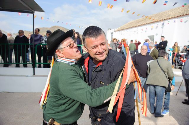 Los vecinos de las Balsicas cumplen con la tradición