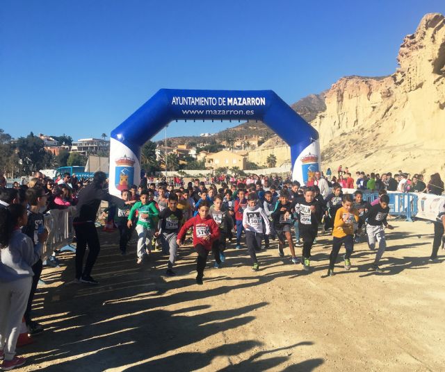 Cerca de 30 alumnos de los institutos de Mazarrón participan en la final regional de cross escolar