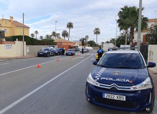 Policía Local y Guardia Civil continúan realizando exhaustivos controles en los principales accesos a Mazarrón