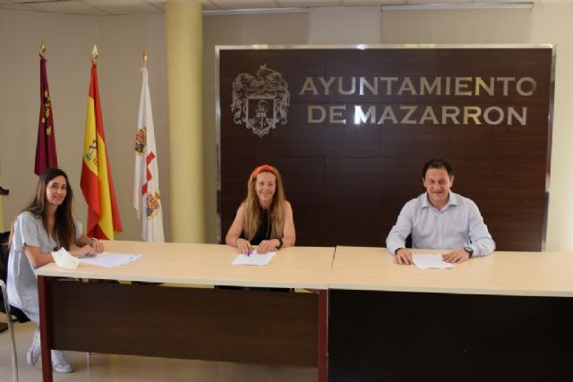 El ayuntamiento y ACOMA firman un nuevo convenio de colaboración con una subvención de 10.000 euros