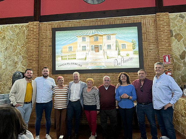 El Alcalde de Mazarrón acompaña a los mayores del Centro de Día en su visita a las bodegas Florentino Pérez