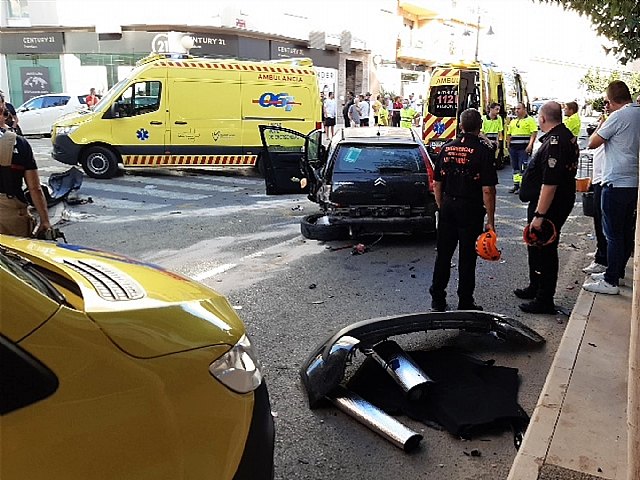 Accidente de tráfico en la Avenida Constitución en Mazarrón