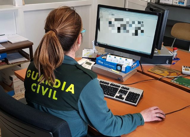 La Guardia Civil esclarece una estafa continuada mediante el uso de tarjetas de crédito