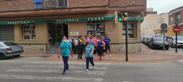 Usuarios y monitores del centro de día de personas con discapacidad intelectual de Mazarrón realizaron actividades por el día de la educación vial