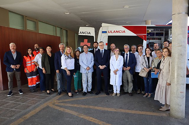 El consejero de Salud visita el Centro de Salud de Puerto de Mazarrón