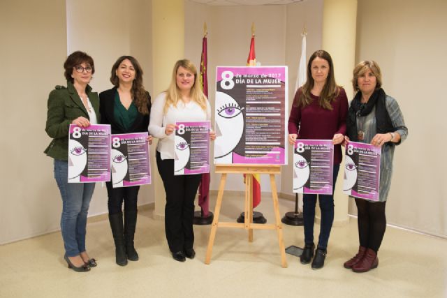 Administración y asociaciones muestran su compromiso en la defensa de la igualdad de la mujer en el mundo laboral