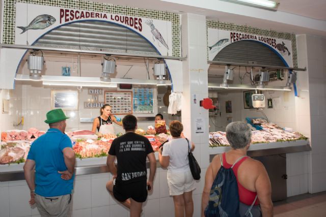 Comienza la campaña 'De tu plaza a tu mesa' en la plaza de abastos de Puerto de Mazarrón