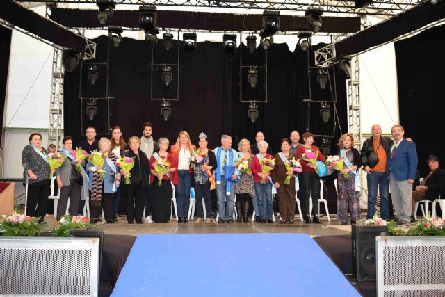 Teresa Martínez es elegida reina de la tercera edad en el día del mayor