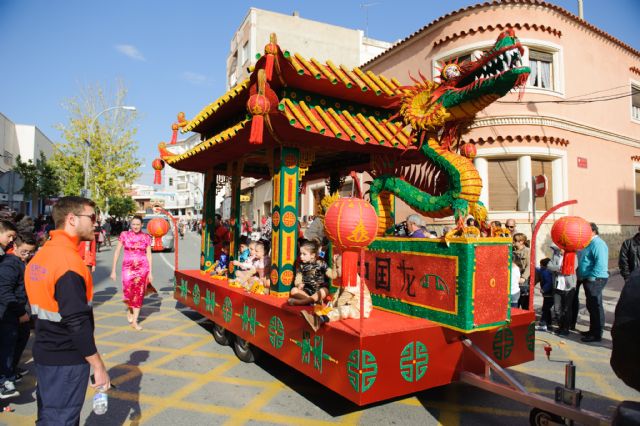 Más de 20 grupos participarán en el desfile de carrozas