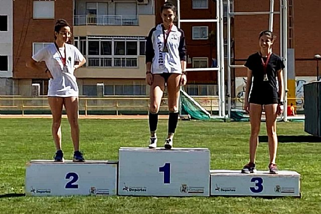 Ana Isabel Navarro, campeona regional sub-16 de invierno en la prueba de 300 ML