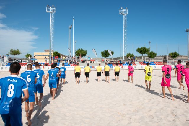 La liga nacional de fútbol playa estrena las nuevas instalaciones del complejo deportivo