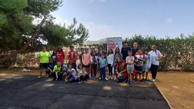 Continúan las actividades de juventud con la visita al refugio del jardín etnobotánico y charla con Aproama