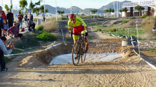 El complejo deportivo fue escenario de la celebración del II circuito CX Race de la Región