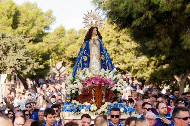 Centenares de mazarroneros acompañan a La Purísima de Bolnuevo hasta Mazarrón