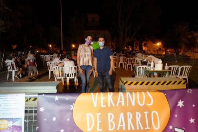 Gran acogida de ´Veranos de barrio´ en la Cañadica con cine, musicales, títeres y mucha magia