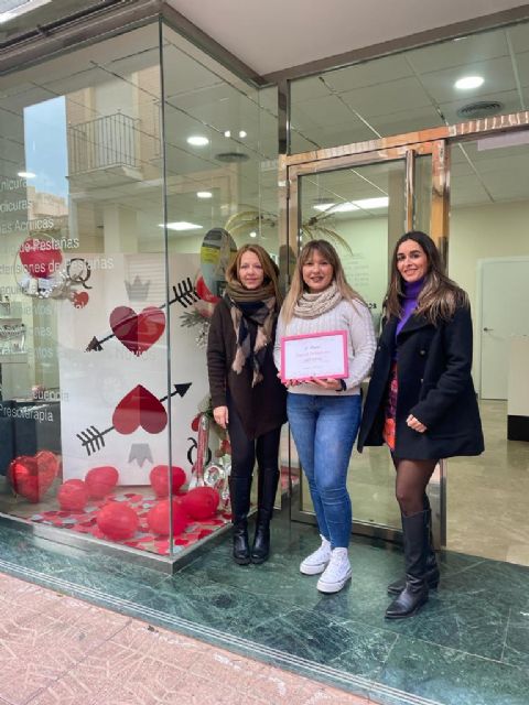 Entrega premios concurso escaparates San Valentín