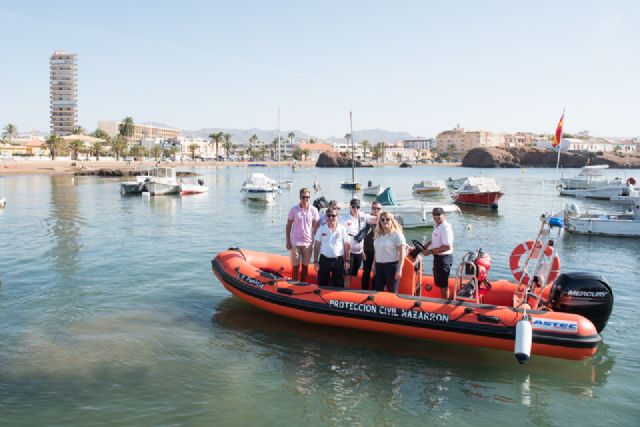 La nueva embarcación de Protección Civil amplía la vigilancia en el litoral