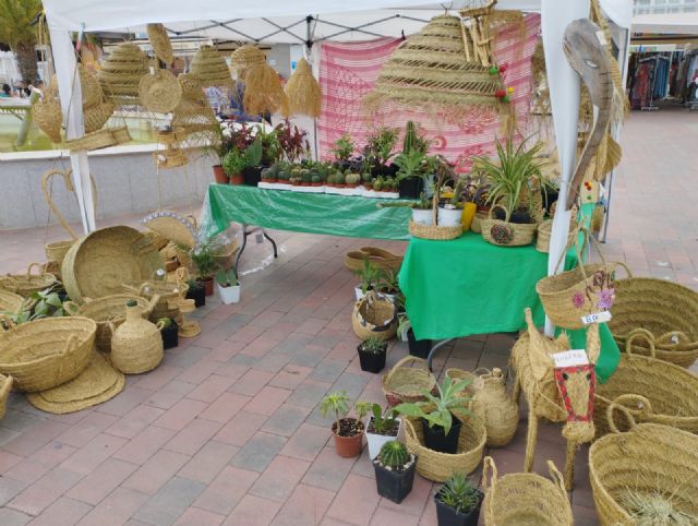 Mercado artesano en Puerto de Mazarrón