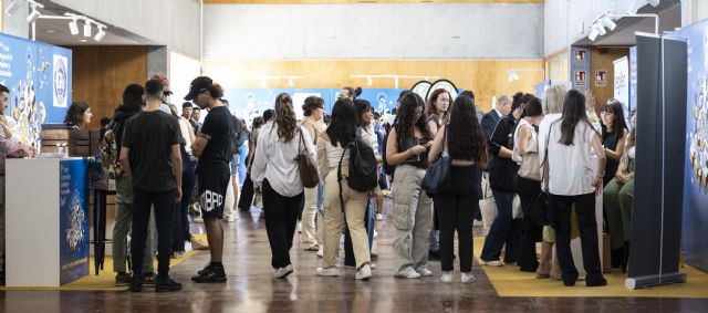 El empleo juvenil crece en 14.300 personas en el último año y supera en más de nueve puntos la media nacional