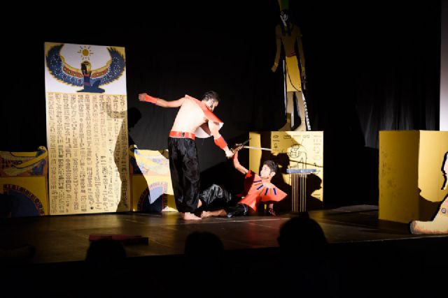 Éxito del musical basado en el éxodo bíblico interpretado en la iglesia de San José