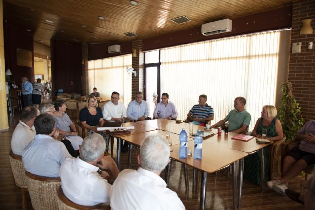 Ayuntamiento, Delegación del Gobierno y CHS transmiten a los vecinos de Camposol las novedades sobre el encauzamiento de la rambla