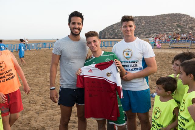 Finaliza con éxito el primer campus de verano de fútbol playa