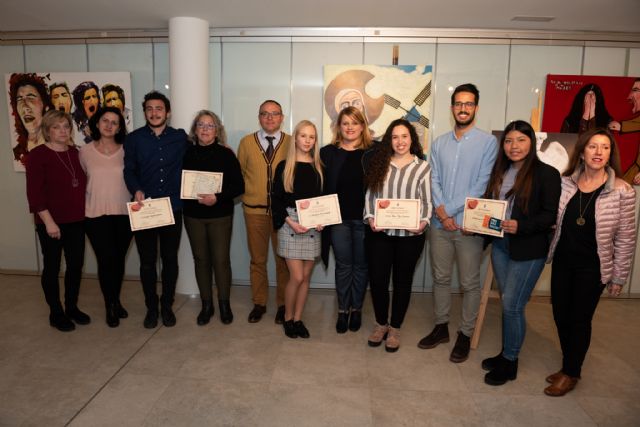 Eva María Raja y Enrique Tárraga ganan el concurso de poesía de amor 'Declárate'