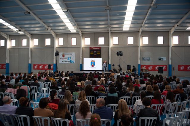 Ana Peinado muestra cómo educar con inteligencia emocional