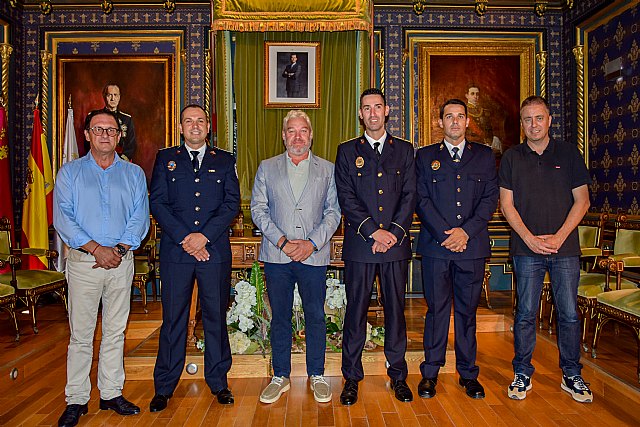 Ginés Campillo preside la toma de posesión de los nuevos mandos del cuerpo de Policía Local