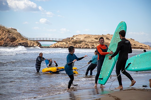 Las olas de la Bahía de Mazarrón abren la Copa de España de Parasurfing 2024