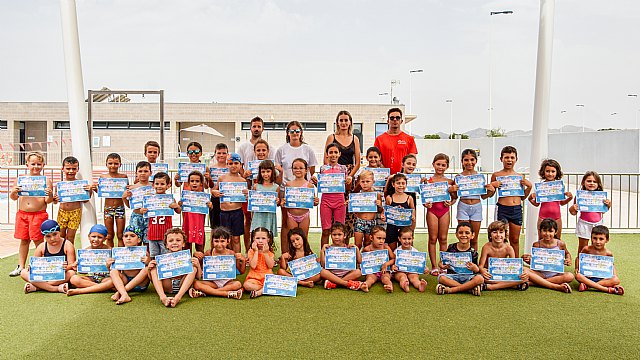 Casi 130 alumnos completan el primer turno de los cursos de natación