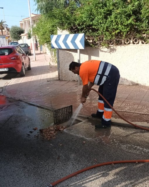 Limpieza de imbornales para prevenir inundaciones