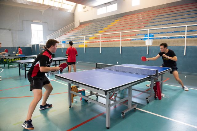 Jornada de tenis de mesa de la zona sur en el pabellón de la Aceña