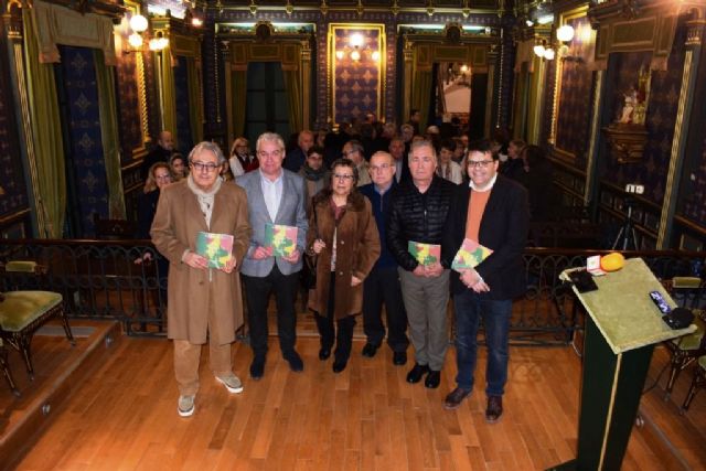 'The Secret Garden' de Manolo Pardo reinterpreta 'El Jardín de las Delicias' de el Bosco