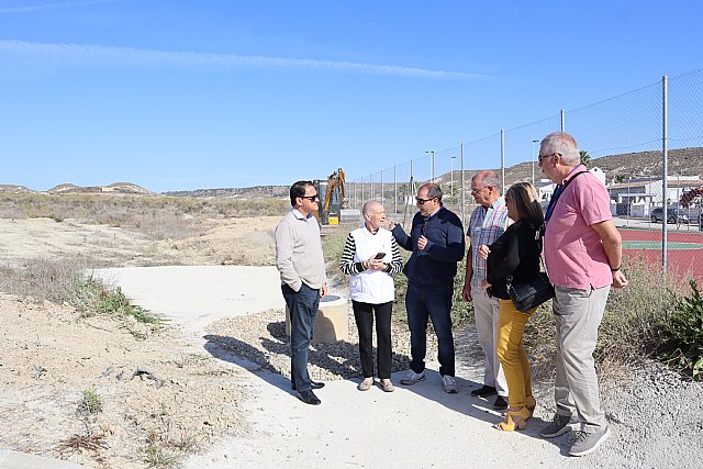 Visita a las obras de la nueva zona deportiva en Camposol, sector D